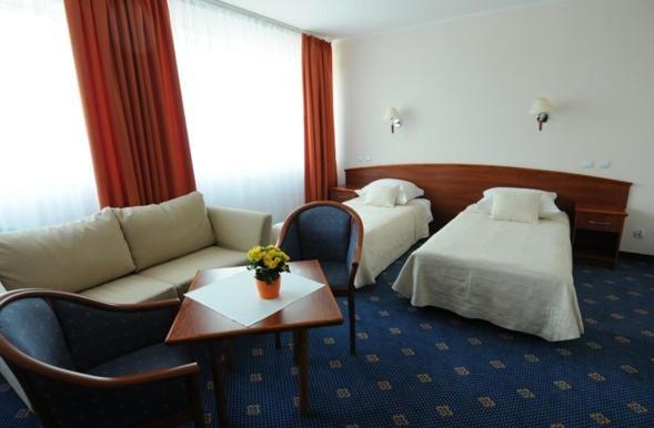Hotel Osrodek Wypoczynkowo - Szkoleniowy Allianz Rynia Zimmer foto
