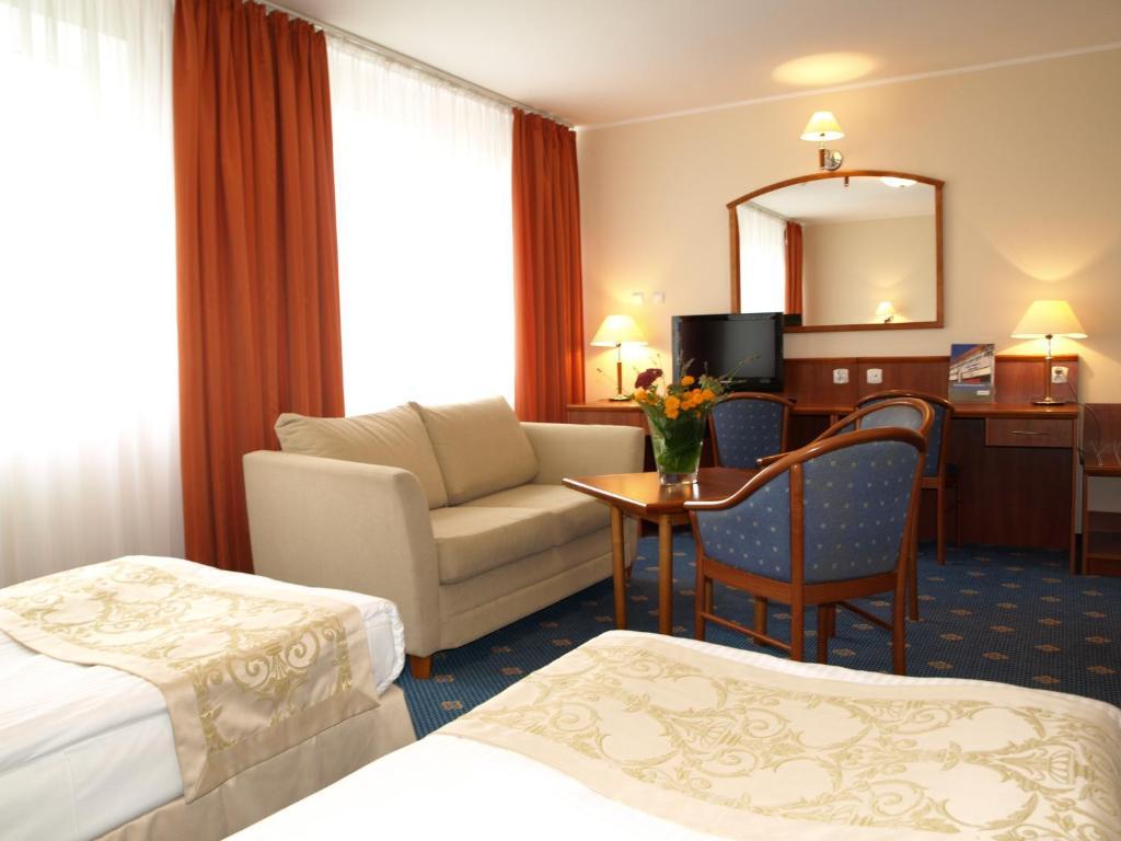 Hotel Osrodek Wypoczynkowo - Szkoleniowy Allianz Rynia Zimmer foto